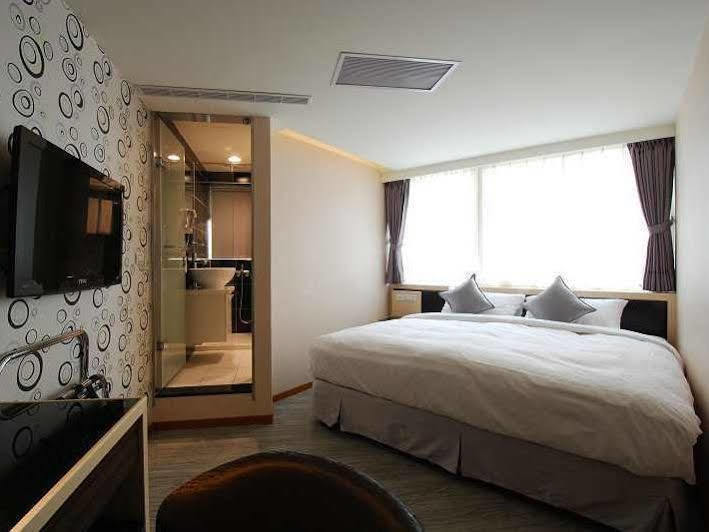 Himhim 旅店 Hotel Taipei Bagian luar foto